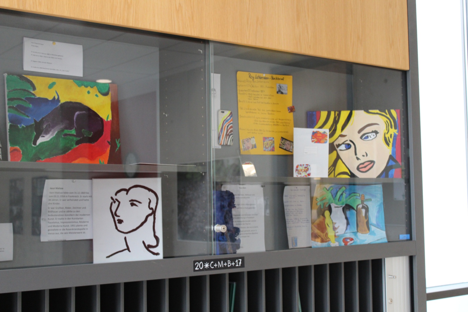 Ausstellungen im Schulgebäude