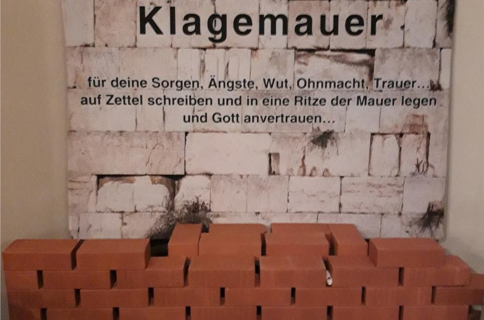 23_03Klagemauer_Schulkirche.jpg_58986483
